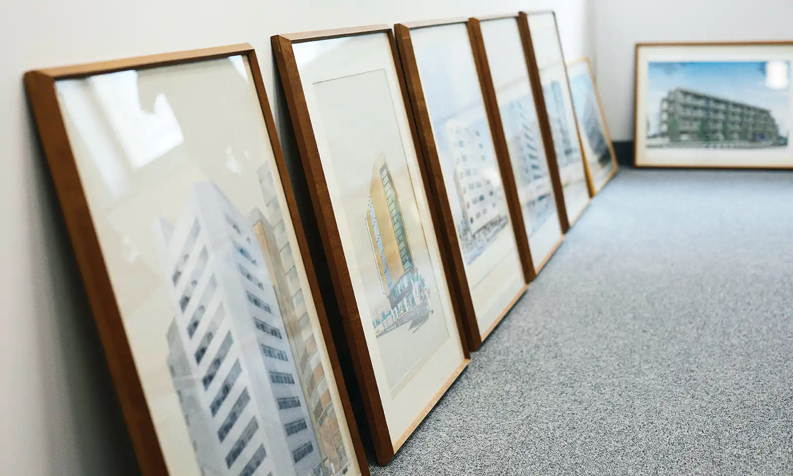 1980年から1993年まで、当時髙木ビルが所有していた土地に街づくりと連携しながら合計7本のビルが竣工。