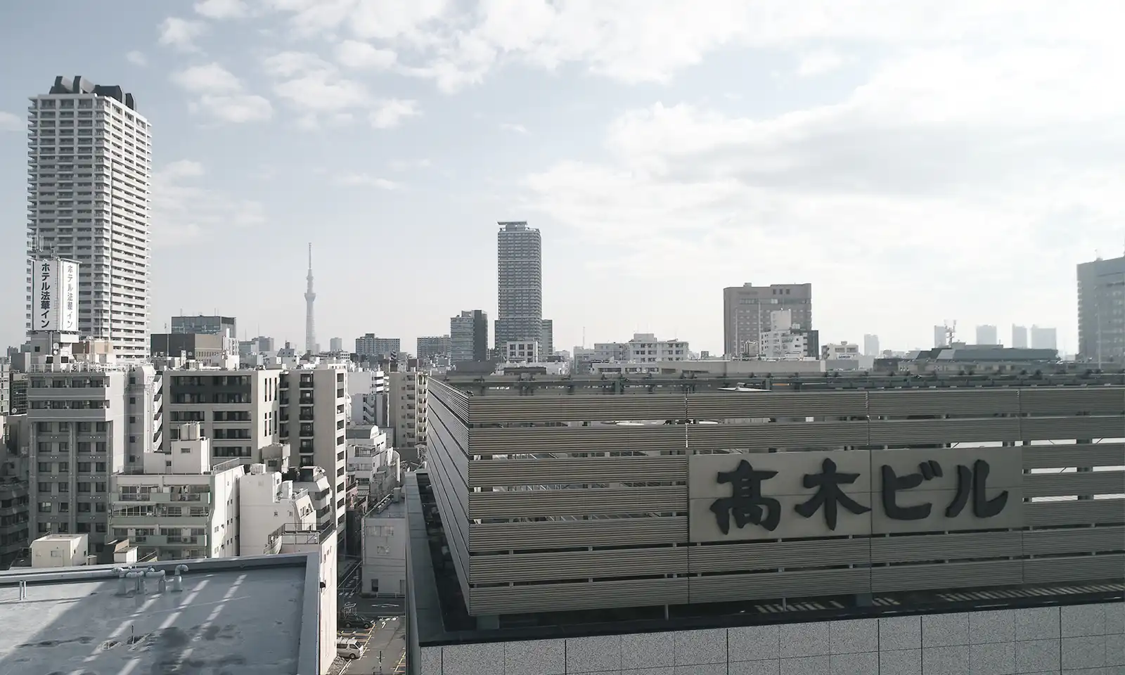 阪神・淡路大震災を視察し耐震の重要性を実感。髙木ビルとして過去最大規模の耐震構造の「茅場町髙木ビル」が2002年（平成14年）11月竣工。